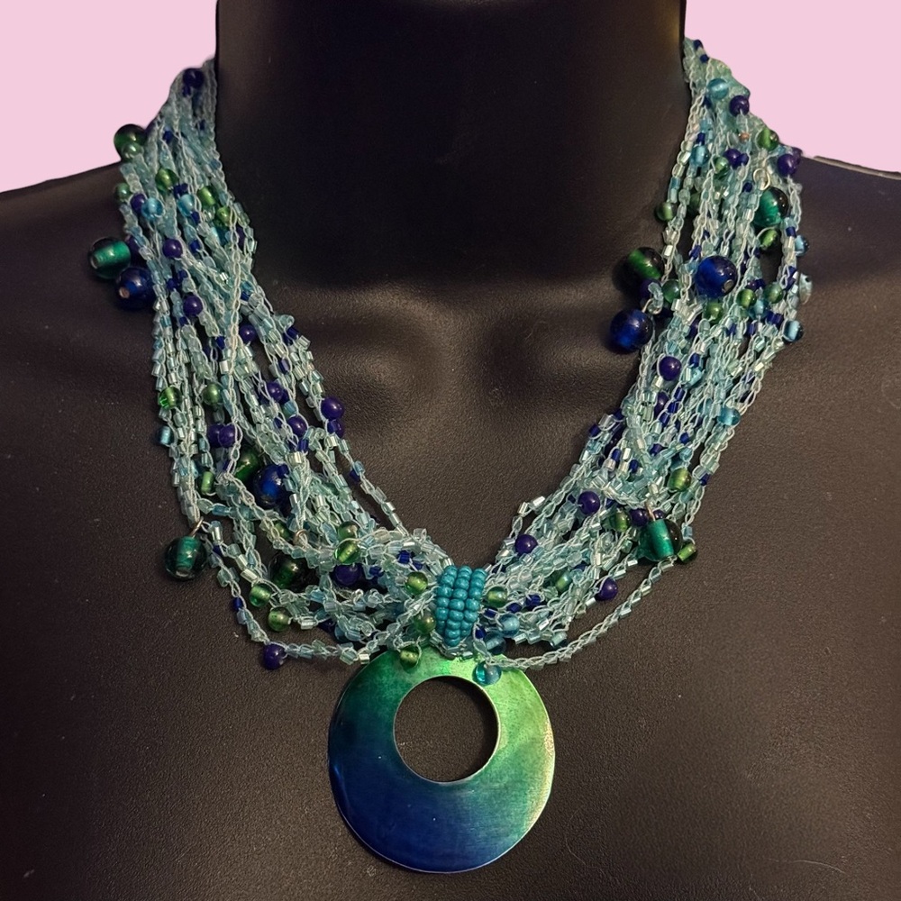 Chunky Multi Strand Blue Beaded Shell Pendant Nec… - image 1